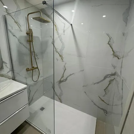 דירה Prestigious 2p - 10 Min Near Beaches - Air Conditioning - Garage אנטיב