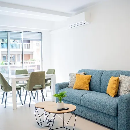 Prestigious 2p - 10 Min Near Beaches - Air Conditioning - Garage דירה