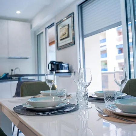 Prestigious 2p - 10 Min Near Beaches - Air Conditioning - Garage * Антиб