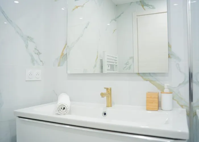 Prestigious 2p - 10 Min Near Beaches - Air Conditioning - Garage Апартаменты