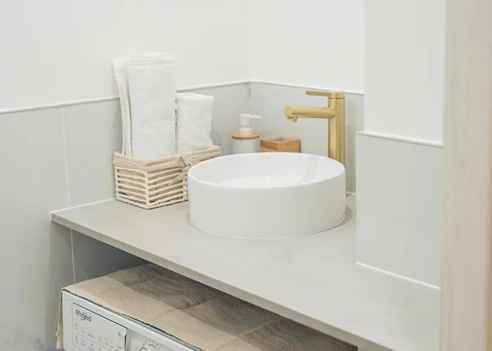 Prestigious 2p - 10 Min Near Beaches - Air Conditioning - Garage * Антиб