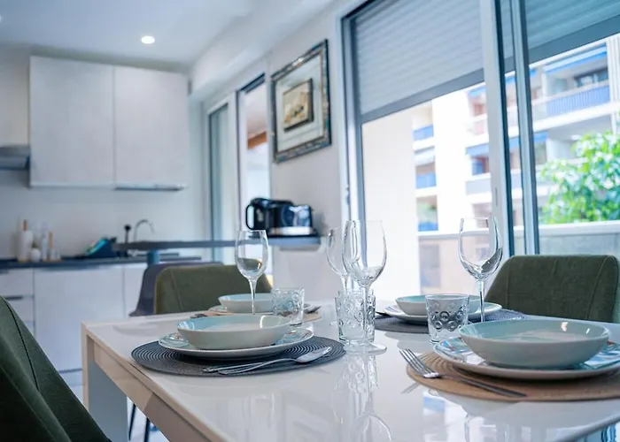 Prestigious 2p - 10 Min Near Beaches - Air Conditioning - Garage * Антиб